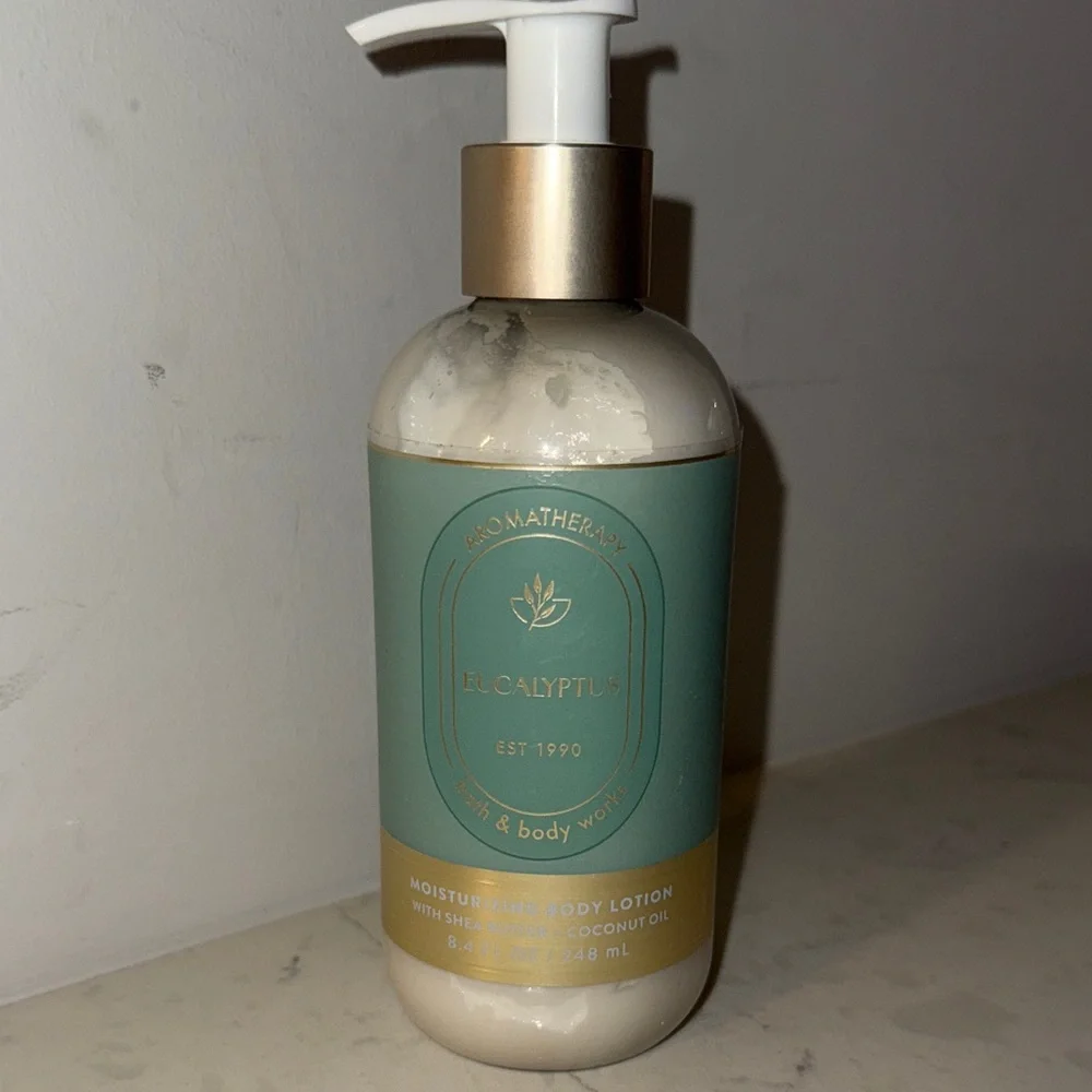 Bath & Body Works 8.4oz Eucalyptus Aromatherapy Lotion